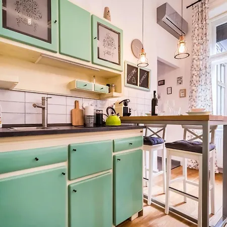 Hip Loft Style Near Vaci Street * Budapest