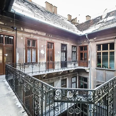 Hip Loft Style Near Vaci Street