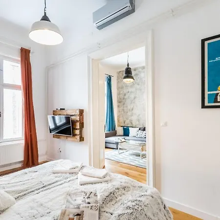 Hip Loft Style Near Vaci Street Budapest