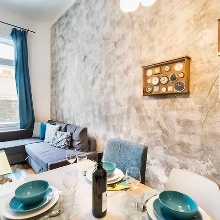 Hip Loft Style Near Vaci Street Apartment