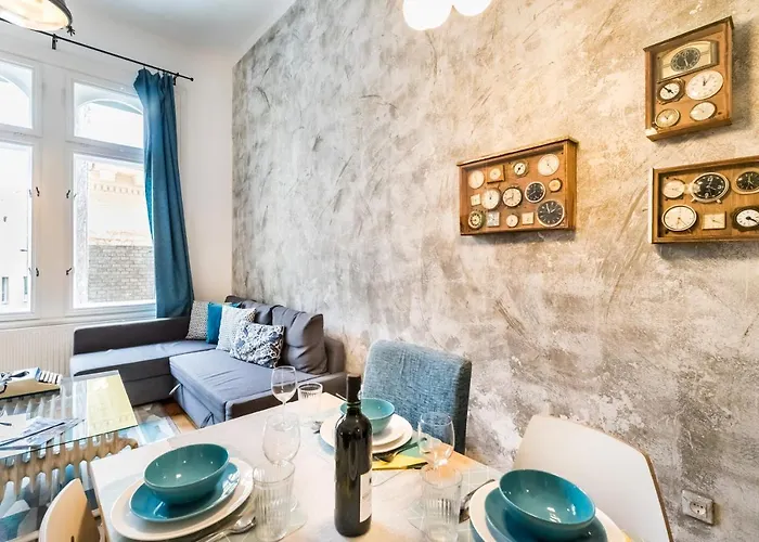 Hip Loft Style Near Vaci Street Apartament