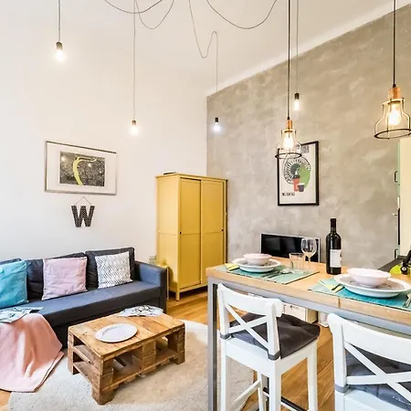 Hip Loft Style Near Vaci Street Apartment *