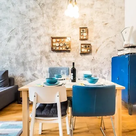 Hip Loft Style Near Vaci Street Apartment Budapest