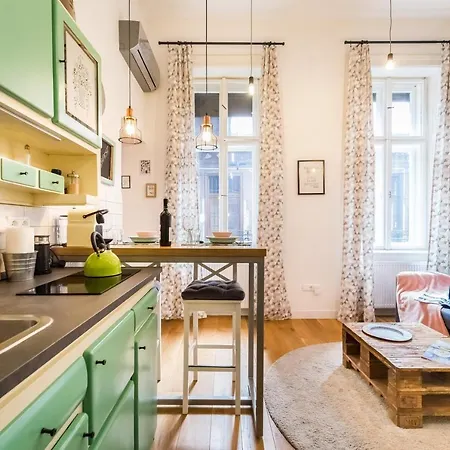 Apartment Hip Loft Style Near Vaci Street Budapest
