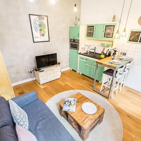 Hip Loft Style Near Vaci Street Apartment Budapest