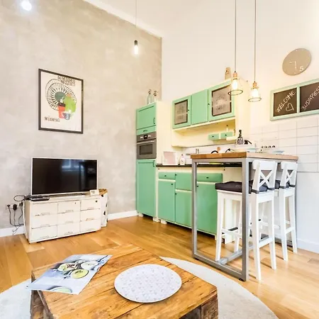 Hip Loft Style Near Vaci Street Apartment Budapest