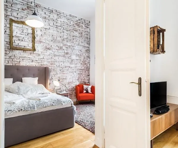 Hip Loft Style Near Vaci Street 아파트 *