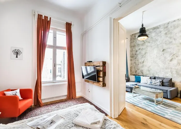 Hip Loft Style Near Vaci Street 아파트 *
